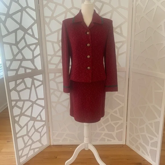 St. John Collection Elegant Red Suit - Picture 1 of 2